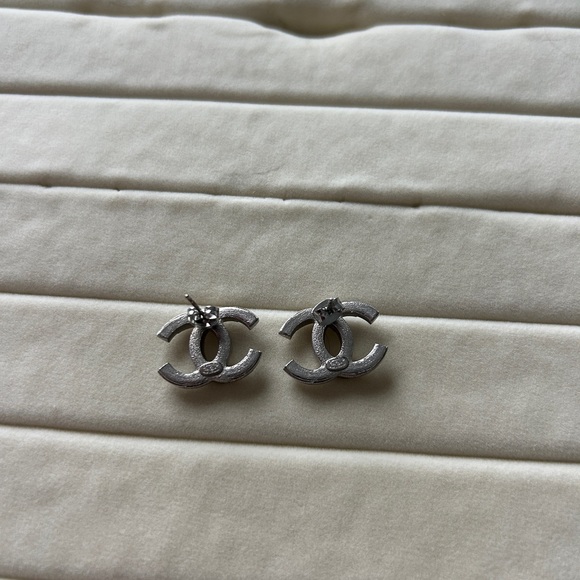 Chanel Silver Earrings with box - Picture 3 of 5